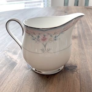 🩵 LENOX EMILY Creamer